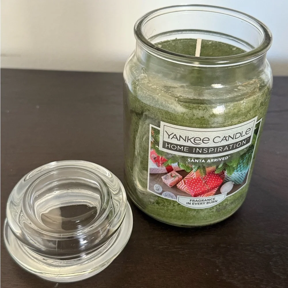 NWT Yankee Candle Home Inspiration Santa's Arrived 19 oz Large